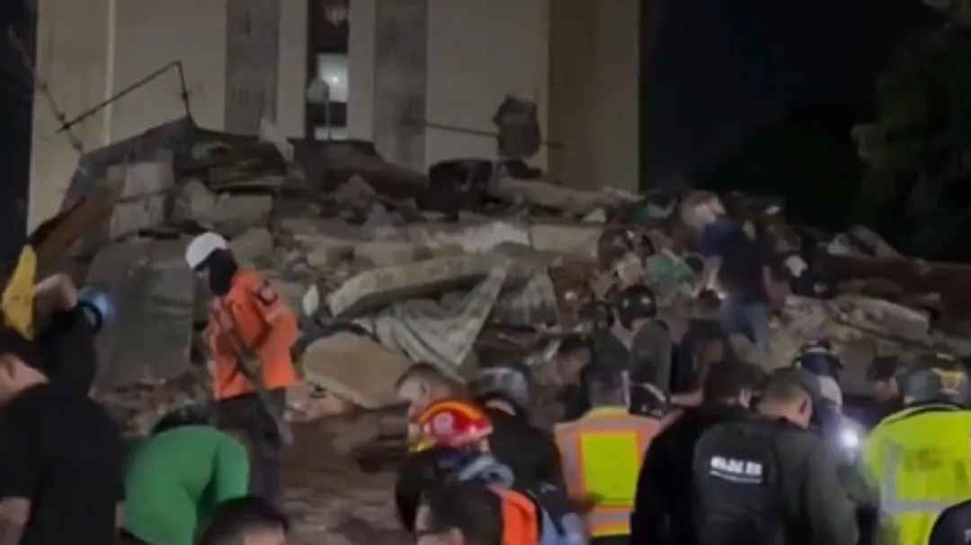 El operativo de rescate entre los escombros tras los terremotos en Venezuela.