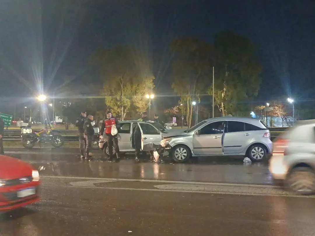El accidente incolucró a tres vehículos.