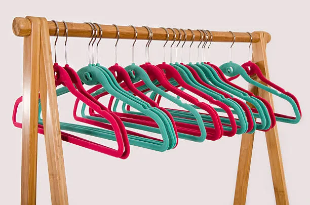 Percha: cuál es mejor para la ropa