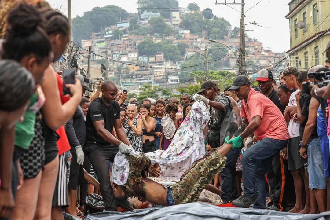 Brasil busca explicar las razones de la masacre en Río de Janeiro. Foto Efe