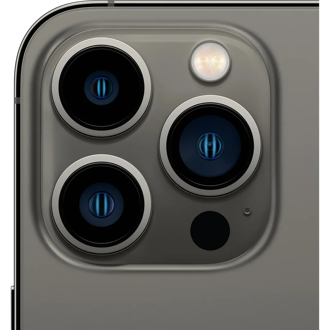 El iPhone 13 Pro Max cuenta con un lightning. 