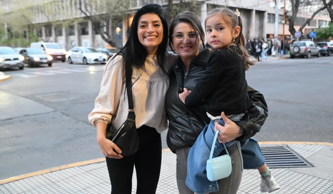 Las bellas Alejandra, Victoria y Renata posaron felices para la cámara de MDZ.