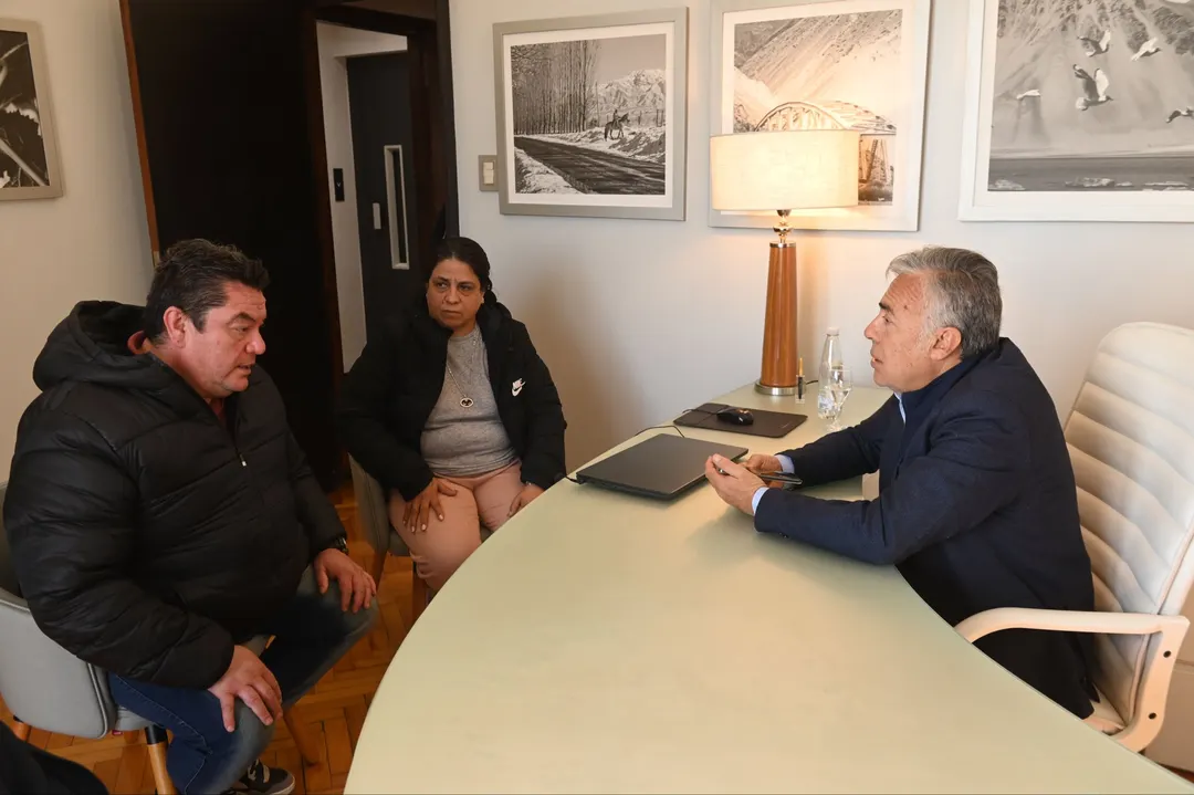 Durante la reunión en Casa de Gobierno, la familia de Alan Villouta recibió el respaldo institucional para avanzar con un recurso de casación contra la decisión de la corte de prescribir la causa contra Alejandro Verdenelli.