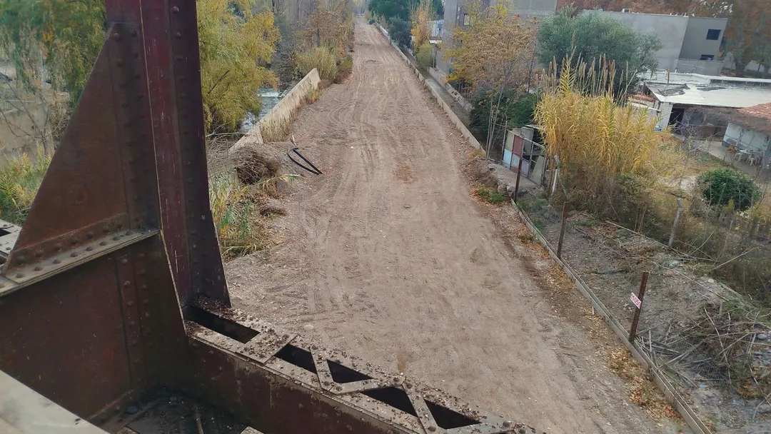 Desde el puente hacia el norte, el Metrotranvía tiene el camino despejado. Foto Ulises Naranjo  