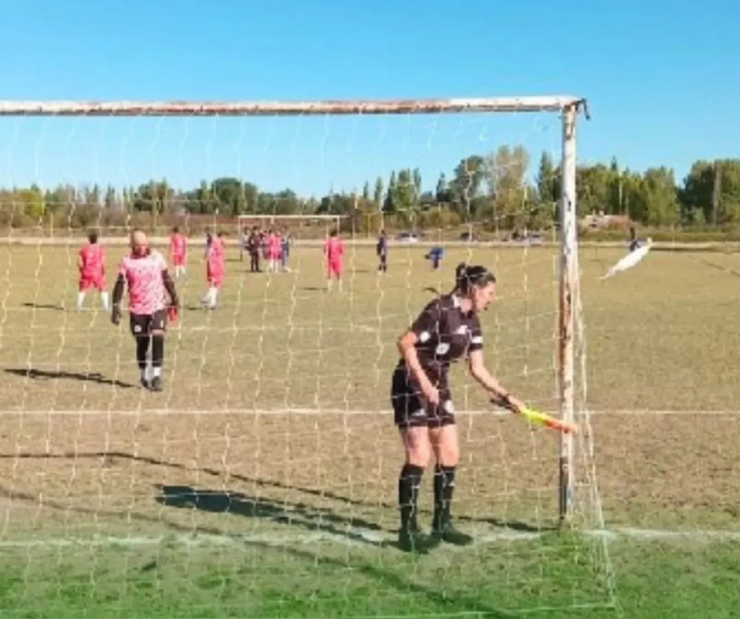 El fútbol alvearense marcará un hecho importante para el arbitraje femenino de la provincia.