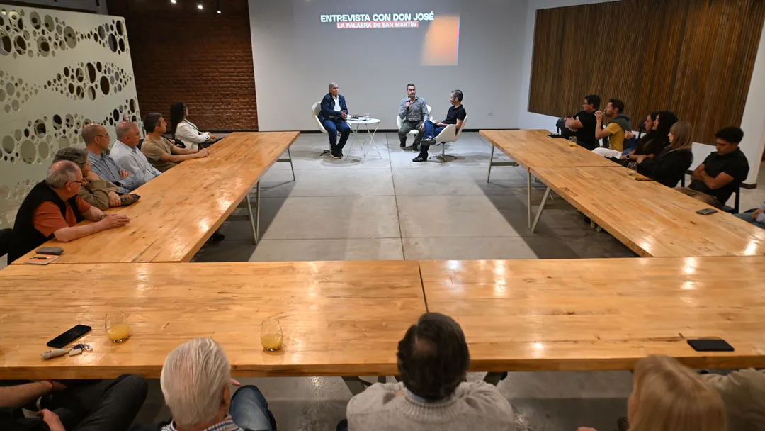 El panel de profesionales de MDZ, en plena exposición.