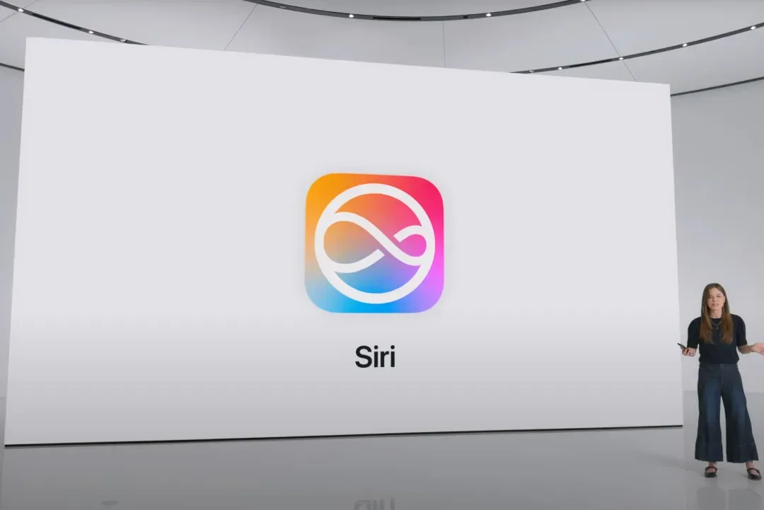 El rediseño de Siri acompaña los ensayos internos con el chatbot Veritas.