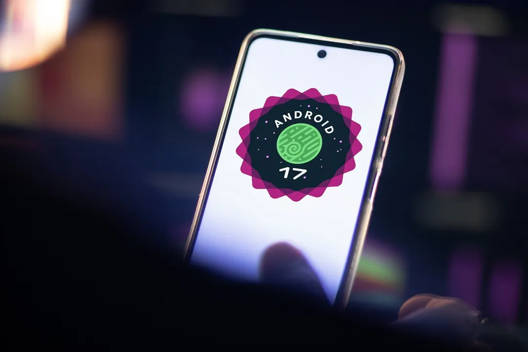 El sistema operativo Android 17 bloquea la instalación de aplicaciones sospechosas en tiempo real.