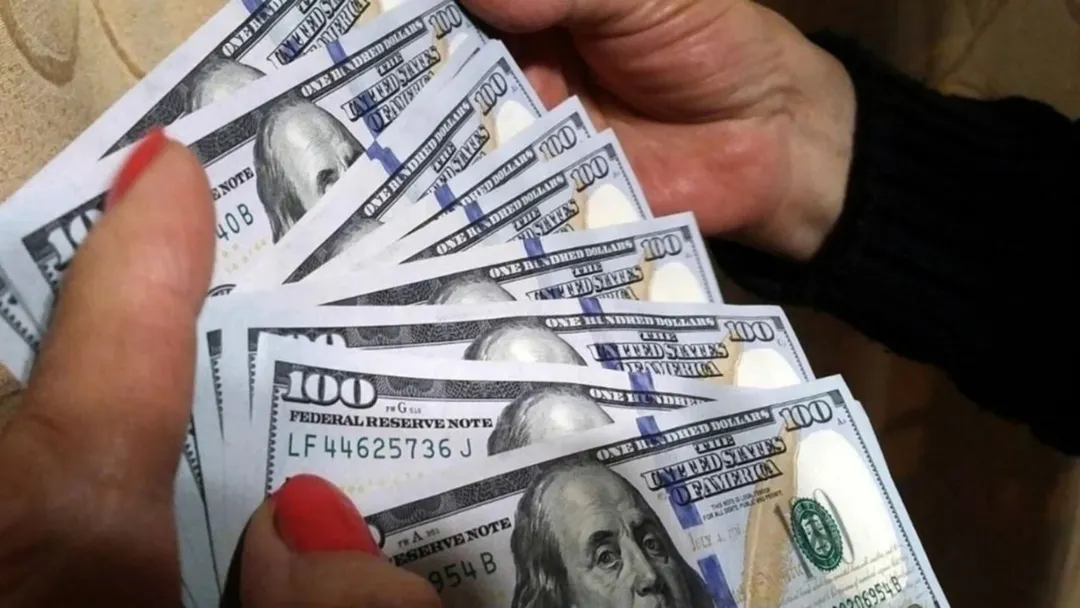El dólar oficial, quieto.