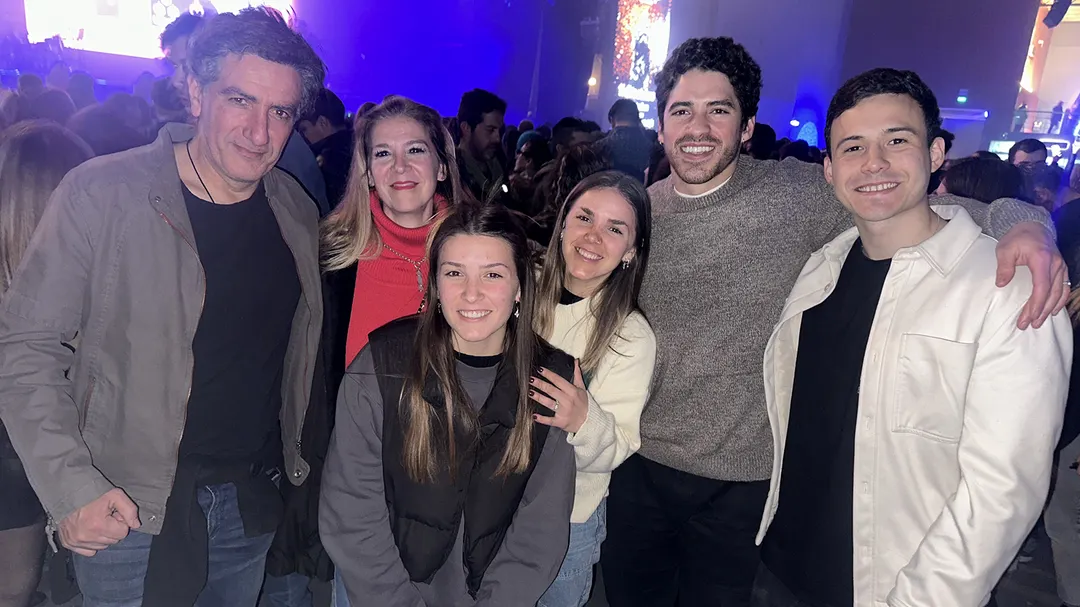 Los integrantes de la familia Rojas fueron todos juntos a ver a Miranda!