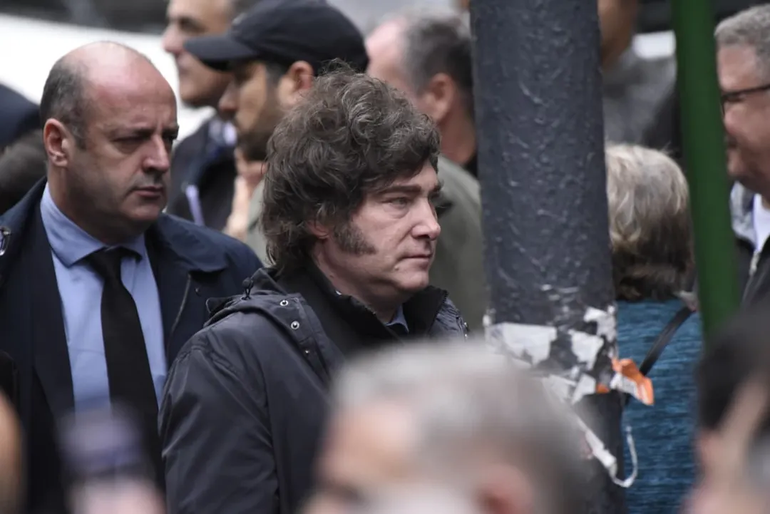 Javier Milei presente en el acto en AMIA