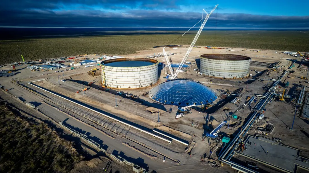 Vaca Muerta Oil Sur completa obras clave en terminal y estación