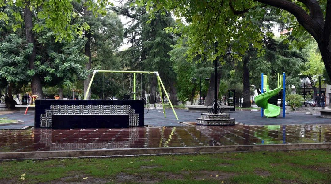 Las tormentas podrían llegar a Mendoza durante la noche del martes, tras una jornada de calor y nubosidad variable.