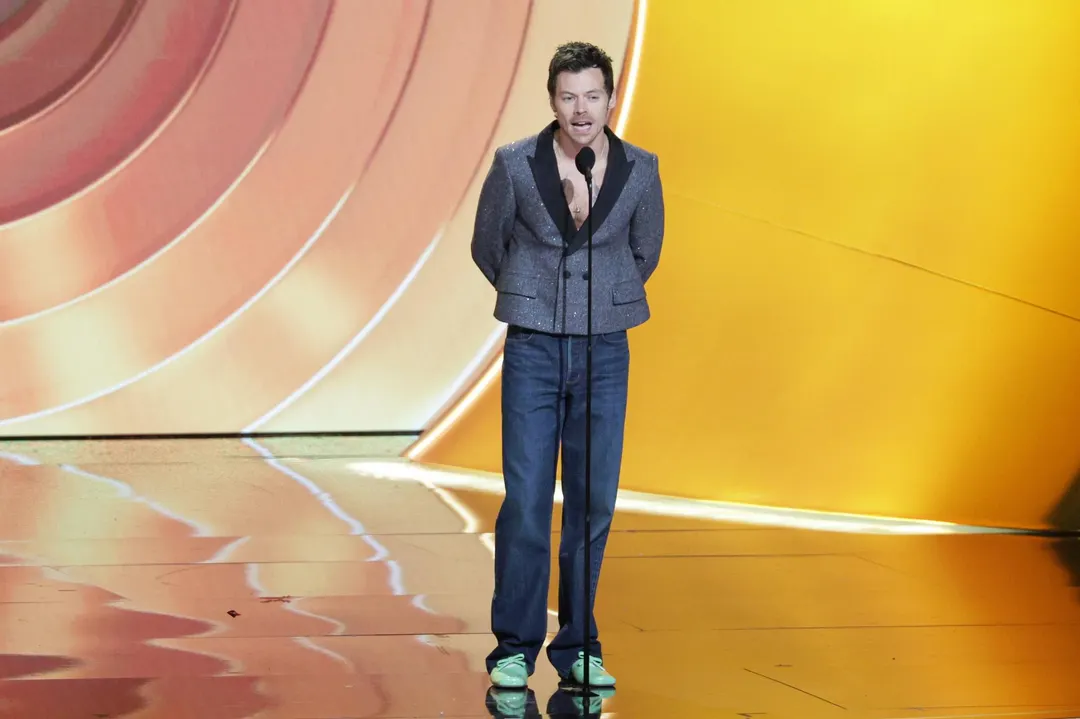Harry Styles rompió el dress code en los Grammy 2026.