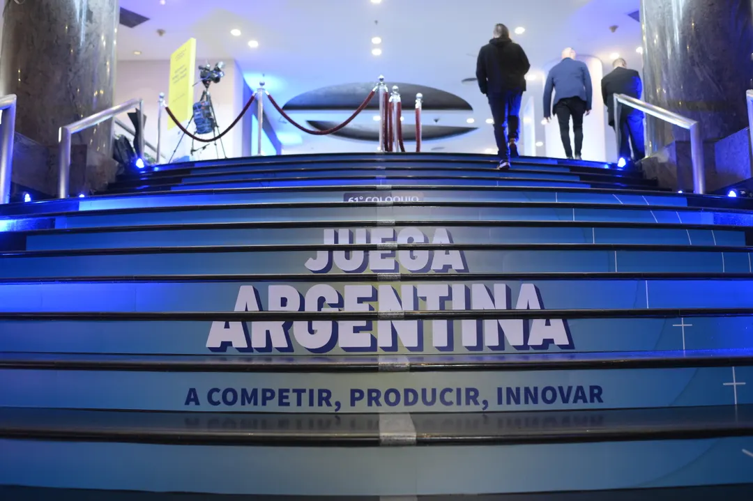 Las escaleras y los pasillos hablan por sí solas en Mar del Plata. Foto: Prensa IDEA