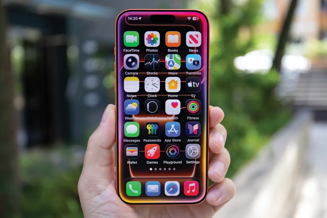 La creación de textos con Siri AI supera a los desarrollos de Xiaomi en fluidez de integración dentro de los teléfonos actuales.