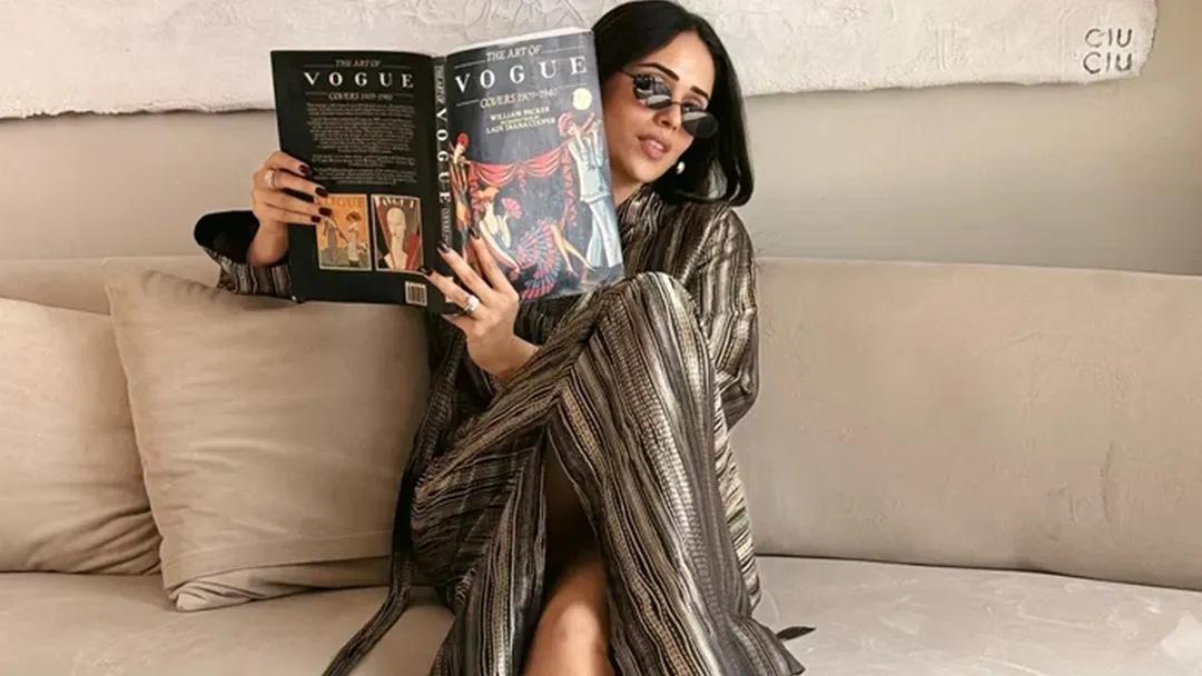 En países como India esta tendencia existe y por ejemplo las páginas, las tapas y las bibliotecas se convierten en recursos visuales para las nuevas campañas de moda.