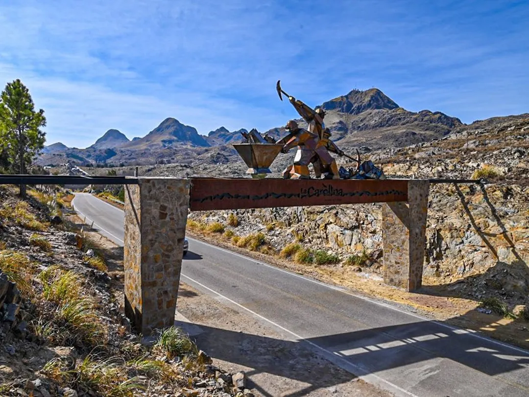 La Carolina es uno de los pueblos puntanos más buscados para escapadas de fin de semana largo desde Mendoza.