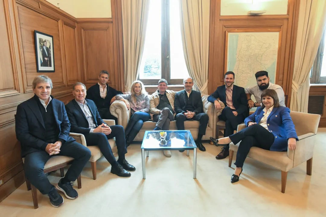 Se viene una nueva reunión de la mesa política