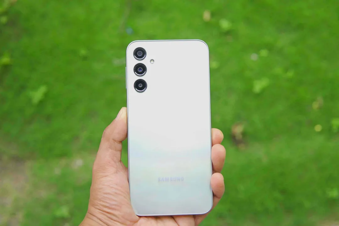 El Samsung Galaxy A24 mejora todo lo que el A13 no lograba: pantalla, potencia y carga rápida.