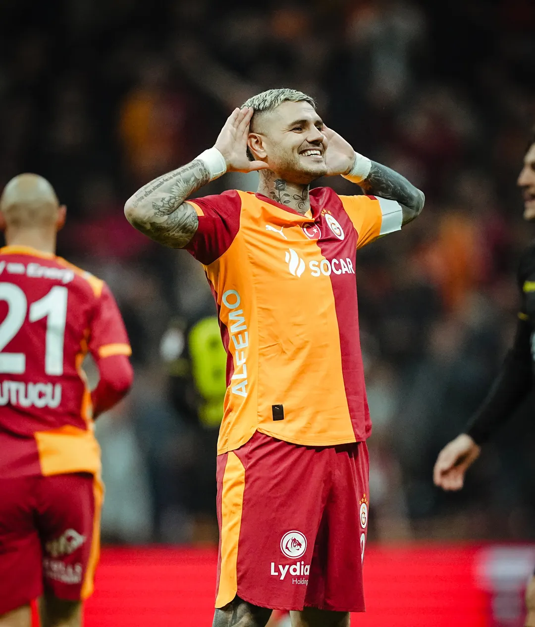 Mauro Icardi aún no definió su futuro pese a tener ofertas de Italia.