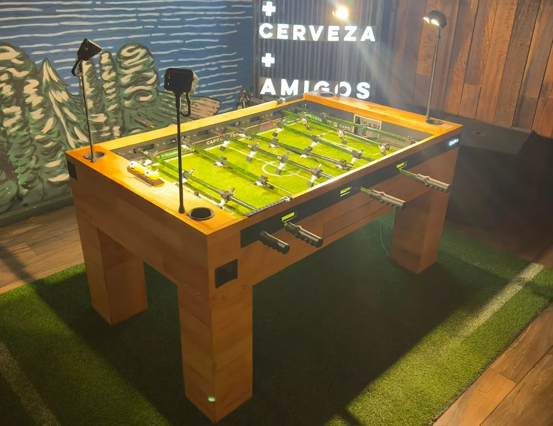 El metegol puede ser de madera, hierro y las figuras son impresiones en 3D.