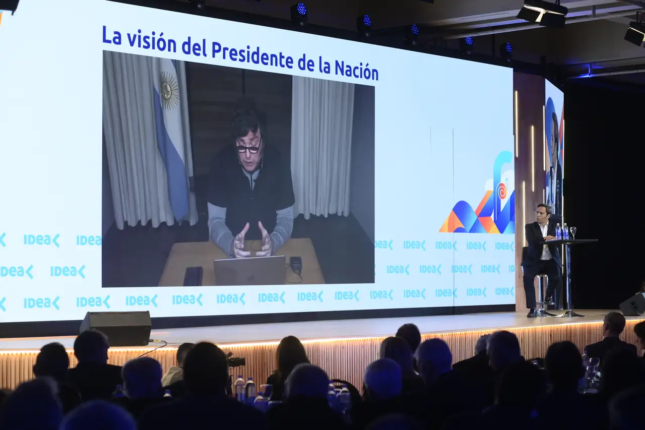 El presidente expuso frente a empresarios de IDEA, mediante una conversación remota.