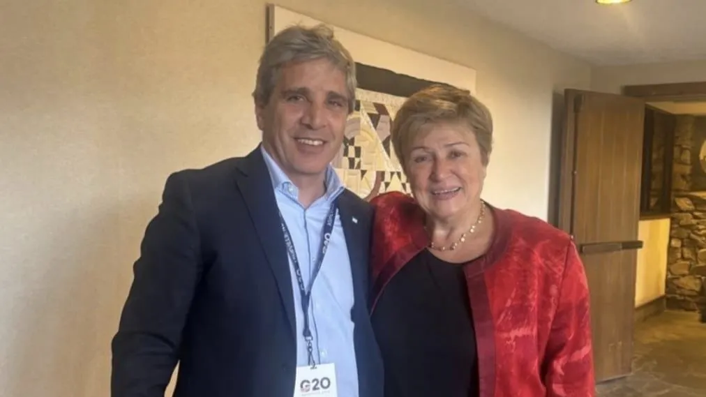 Luis Caputo y Kristalina Georgieva en el G20.