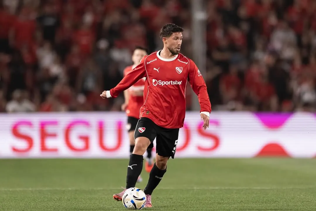 Boca va a la carga por Felipe Loyola.
