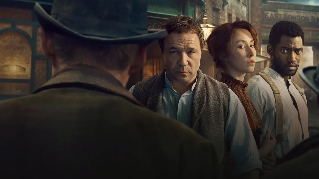 Stephen Graham, Erin Doherty y Malachi Kirby protagonizan Mil golpes. 