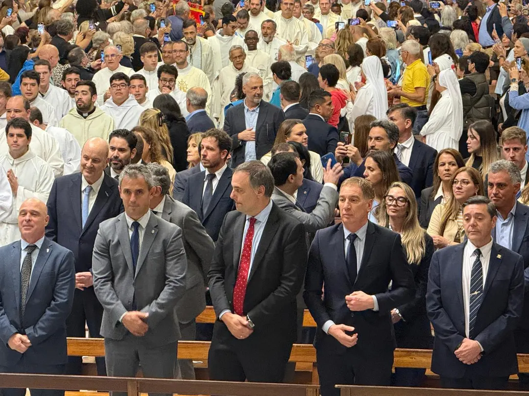 Los principales dirigentes políticos estuvieron en la ceremonia. 