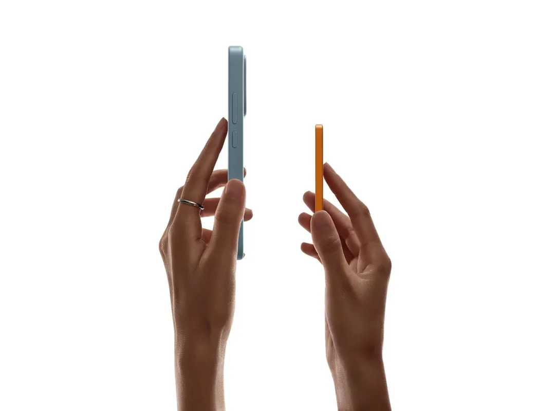 La carga inalámbrica de 15W funciona con equipos Xiaomi y dispositivos compatibles con MagSafe.