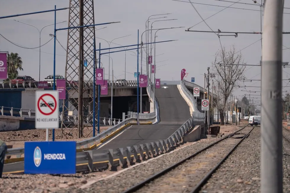 Nueva conexión en la Costanera en Godoy Cruz.