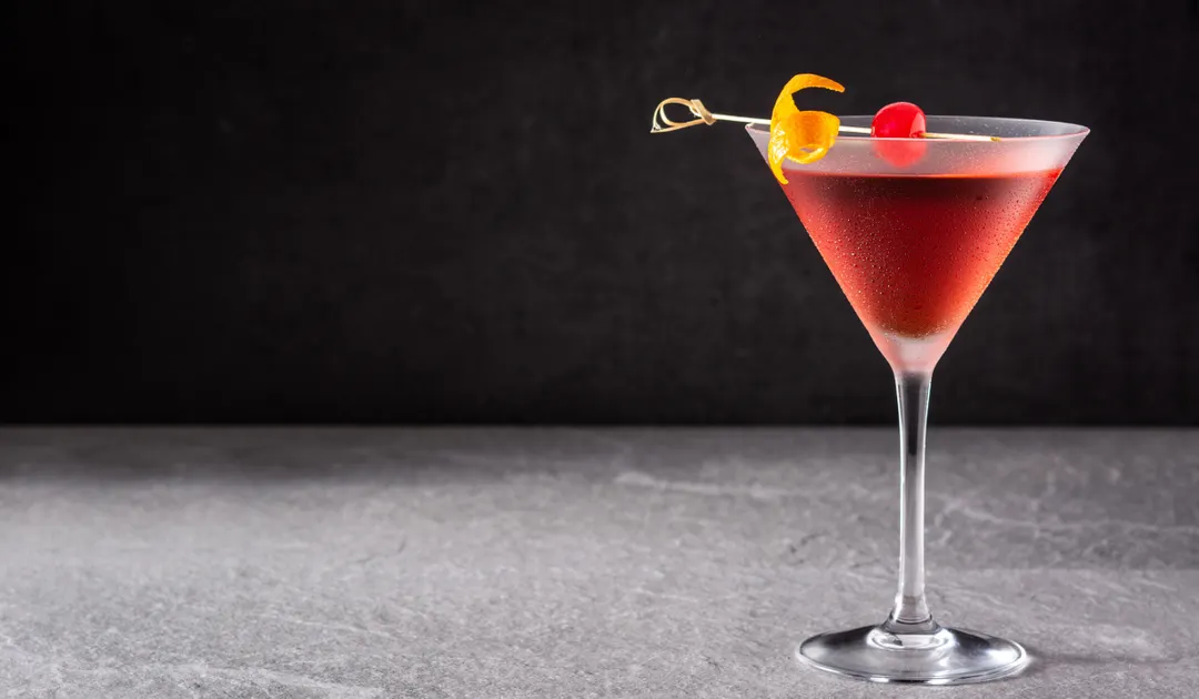 Manhattan. Ideal para quienes valoran los tragos clásicos con cuerpo, ideales para la noche.