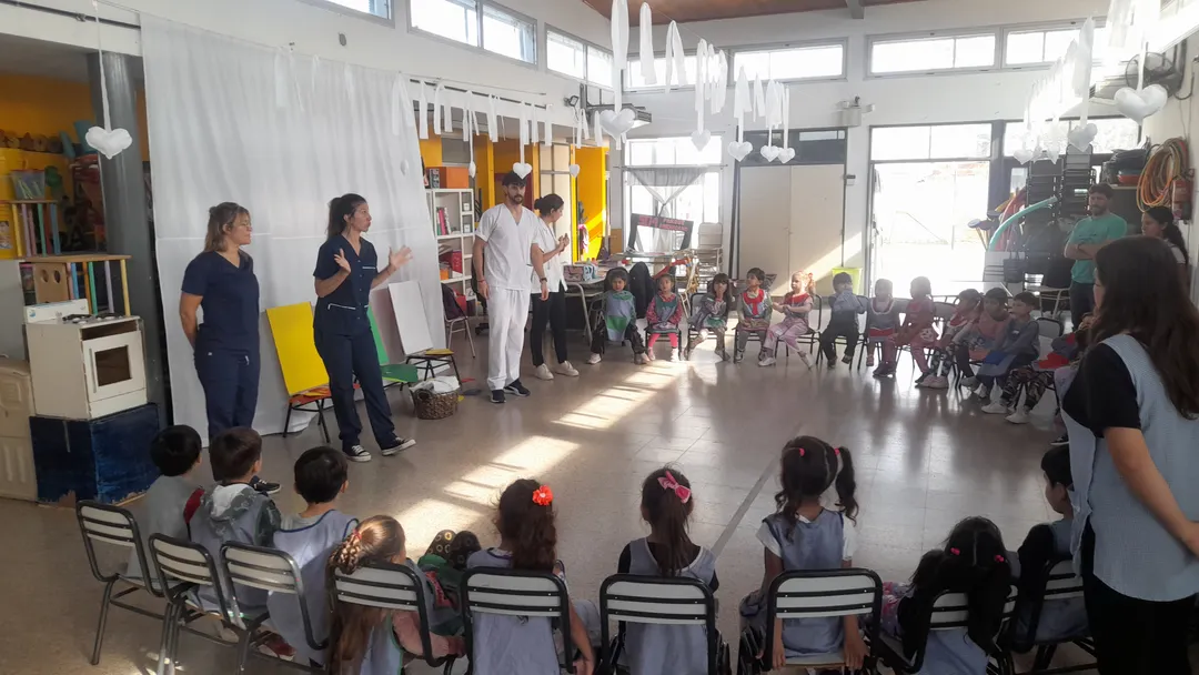 En la huerta se produce un aprendizaje activo donde se aprende haciendo.