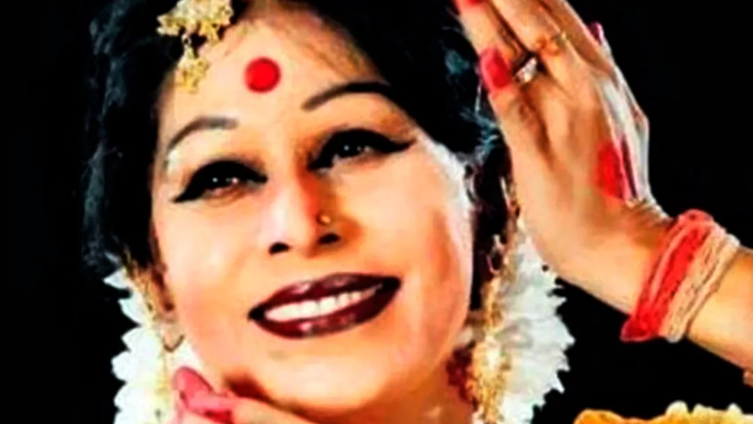 Shovana Narayan: la bailarina estudia la relación entre escultura y Kathak una de las ocho danzas clásicas principales de la India, originaria del norte de ese país).