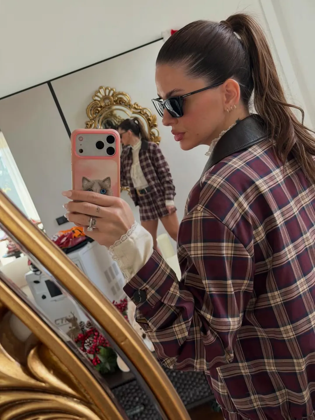 Así fue el look invernal de la China Suárez.