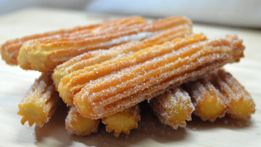 En Argentina, los churros suelen rellenarse con dulce de leche