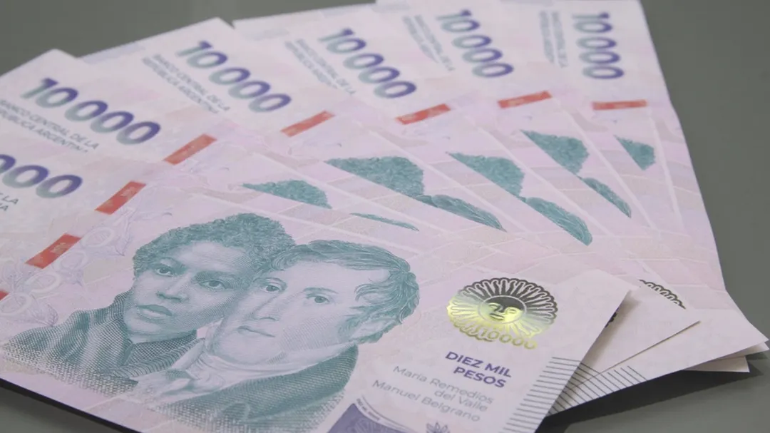 Cada medio aguinaldo corresponde al 50% de la mayor remuneración mensual percibida. 