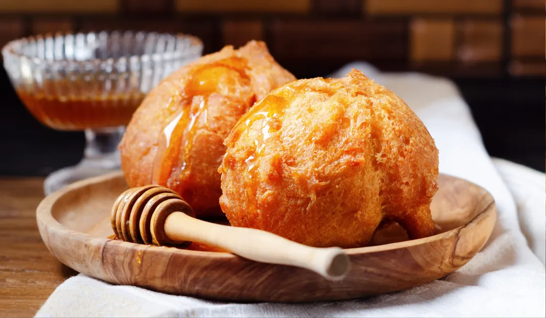 Los buñuelos llegaron a México durante la época colonial, traídos por los españoles. ¡Disfruta esta excelente receta!