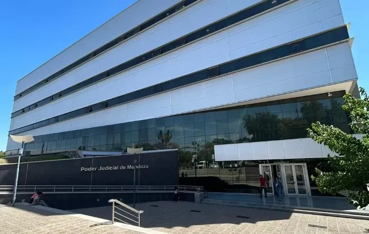 El acusado por abuso sexual enfrentó múltiples audiencias en los Tribunales de la Zona Este. 