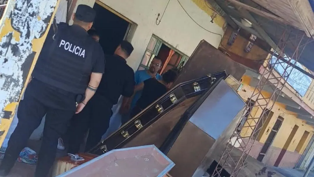 Dentro del inmueble se encontraron elementos relacionados con tareas de cremación.