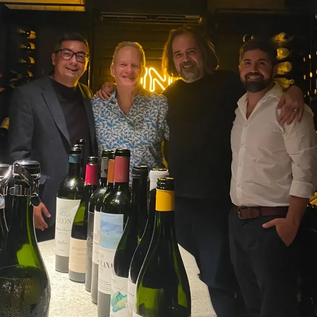 Matías Iwao, Tim Atkin, Fabricio Portelli y Andrés Martín Massa en Wino Resto Bar.