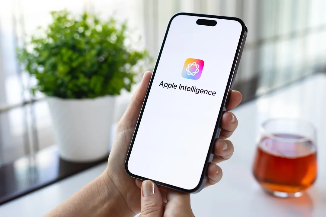 La función visual de Siri AI identifica elementos en el navegador o a través de la cámara del iPhone.