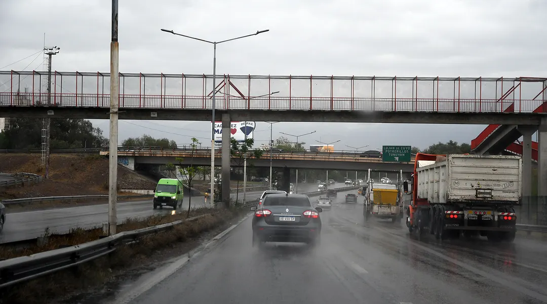 Las lluvias y el granizo sorprendieron durante la mañana del domingo. El pronóstico para el resto de la jornada y el comienzo de la semana.