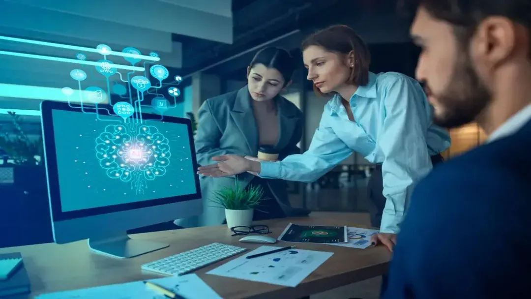 La implementación de Inteligencia Artificial ya no es una opción, es una obligación es casi un mandamiento para todas las empresas.