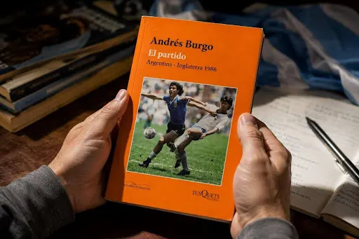 "El partido" de Andrés Burgo, que si no lo leíste ya mismo te recomiendo.