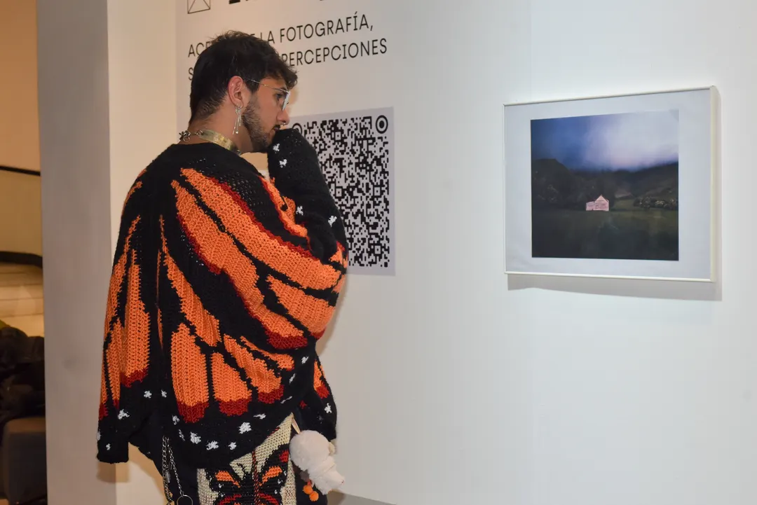 Fotógrafos mendocinos exploran nuevas formas de relación entre imagen, percepción y lenguaje.