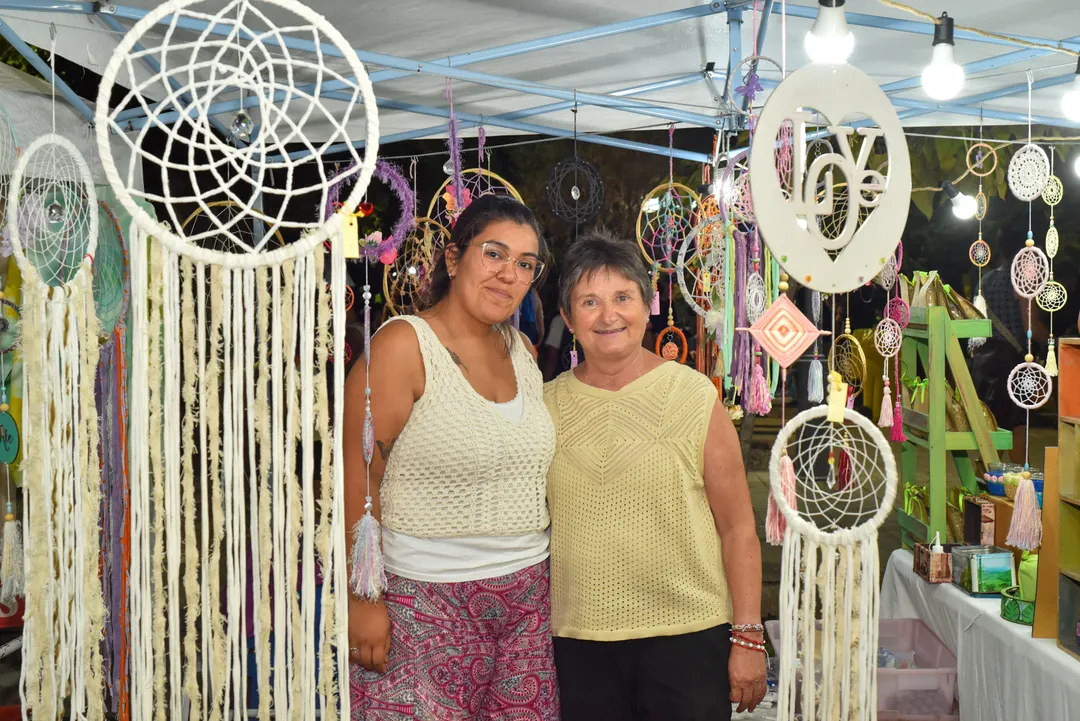 María Lara junto a su mamá Gilda Corrales.
