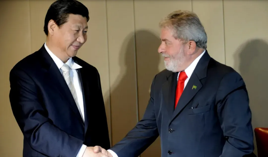 Xi Jinping y Lula da Silva traban acuerdos para China y Brasil. Foto: Efe 